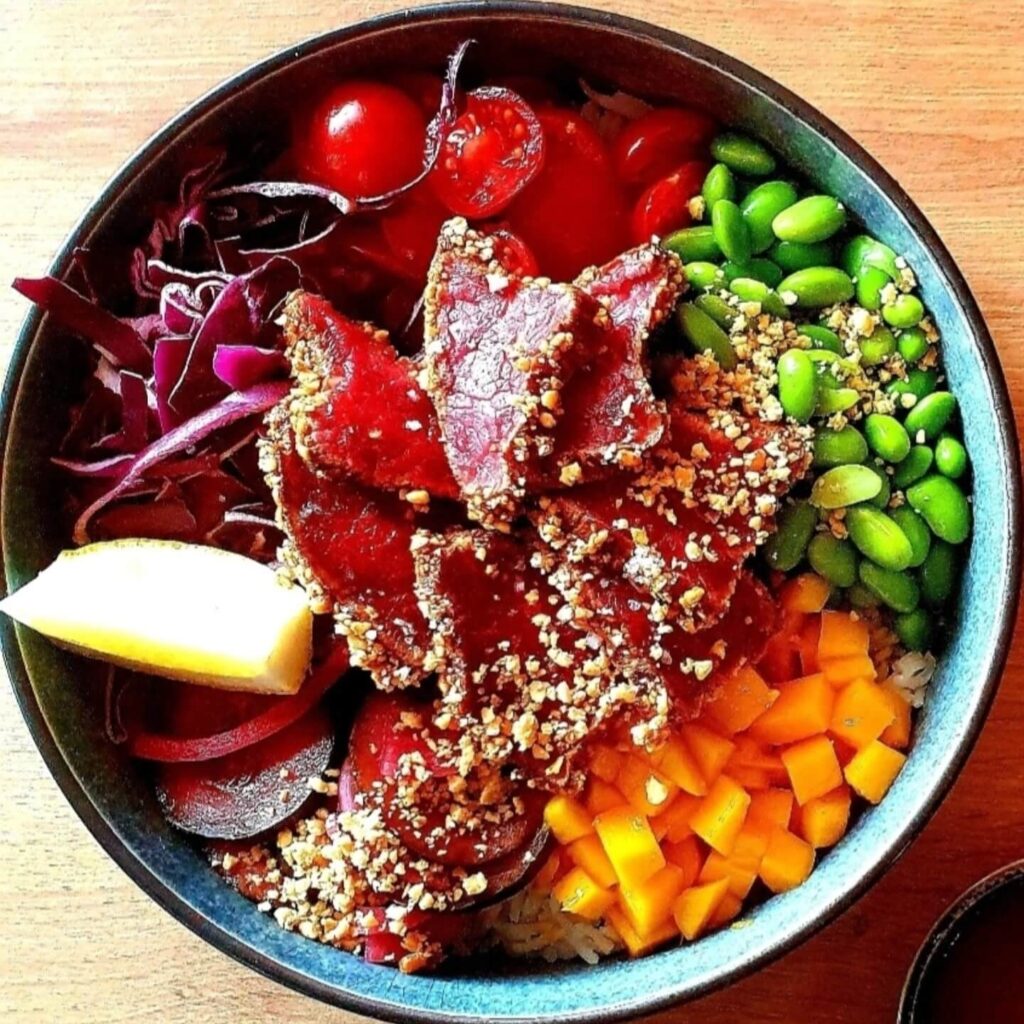 Poke bowl au thon mariné maison - restaurant Poke Cassine Bruguières